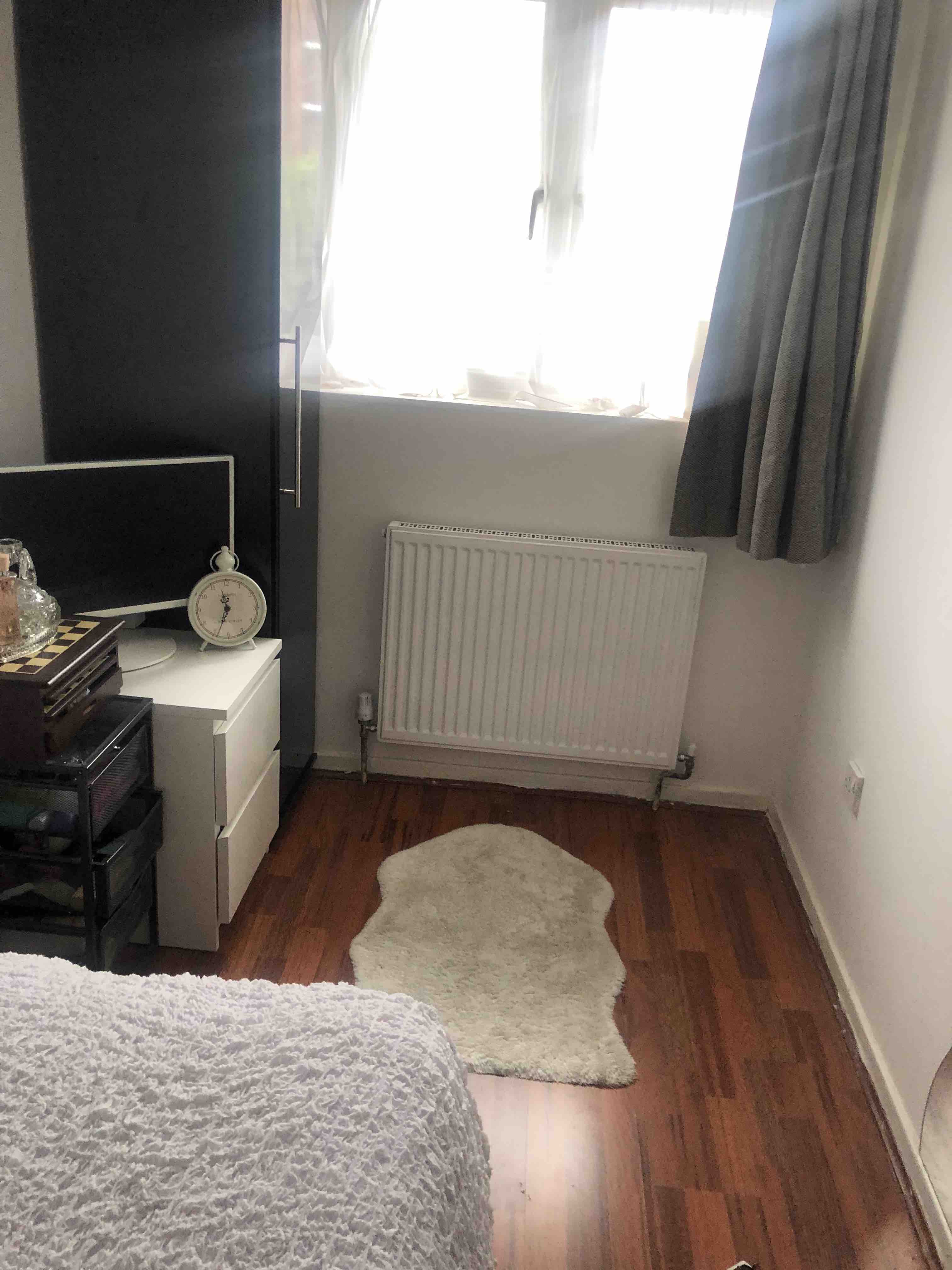 Single bedroom RoomsLocal image