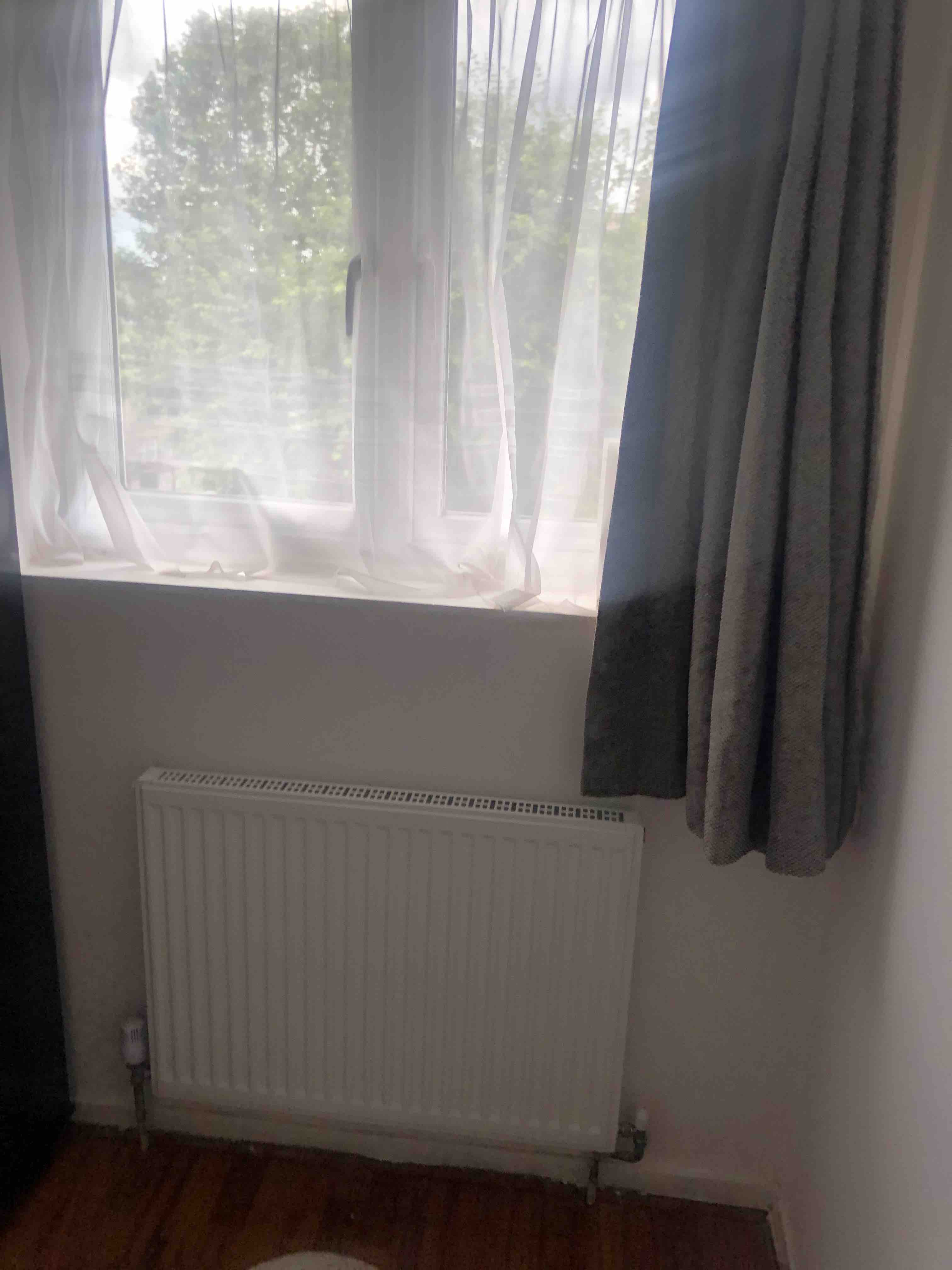 Single bedroom RoomsLocal image