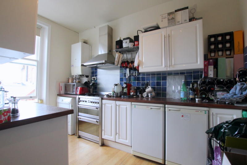 Refurbished and secured double bedroom to rent image