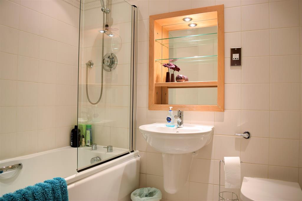 Amazing secured double bedroom to rent, Cambridge RoomsLocal image